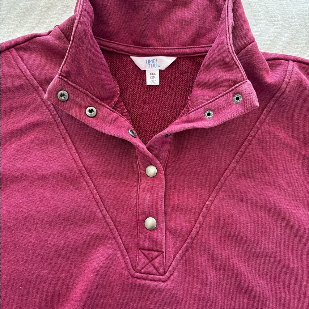 Time and Tru NWT never worn Henley Pullover Merlot Wine